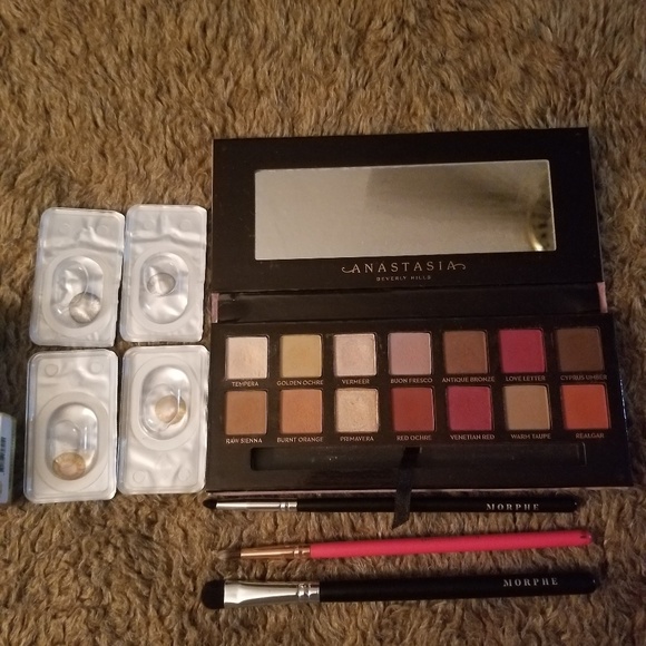 Bundle Anastasia modern renaissance and brushes - Picture 2 of 8